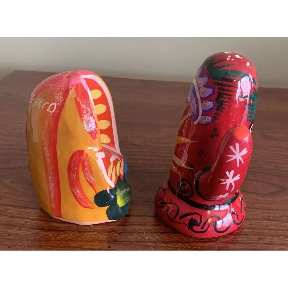 Hand painted Cactus &‎ Prickly Pear Salt & Pepper Shakers Set Mexico